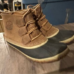 Like new Sorel Out n abouts size 6